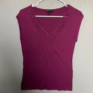 Banana Republic XS short sleeve v neck raspberry top old money quiet luxury